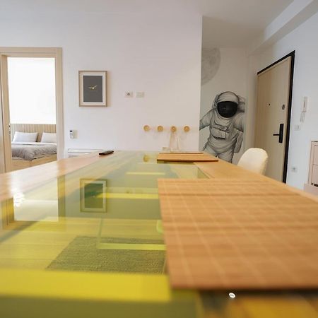 Apollo Apartment By Holistay Tirana Esterno foto