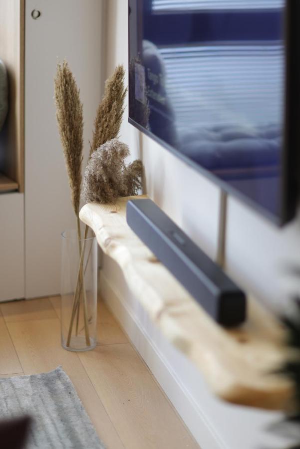 Apollo Apartment By Holistay Tirana Esterno foto