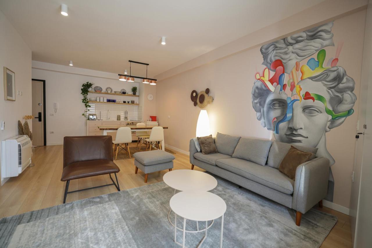 Apollo Apartment By Holistay Tirana Esterno foto