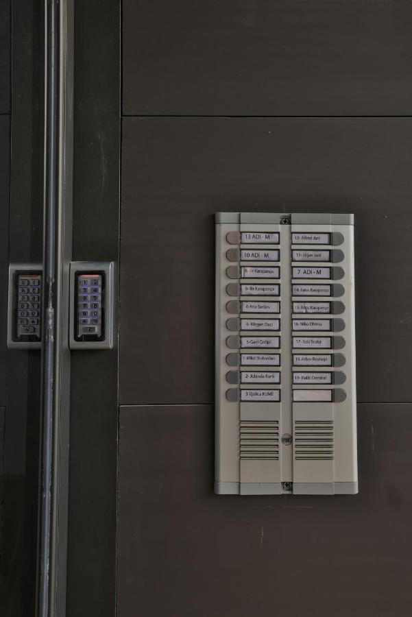 Apollo Apartment By Holistay Tirana Esterno foto